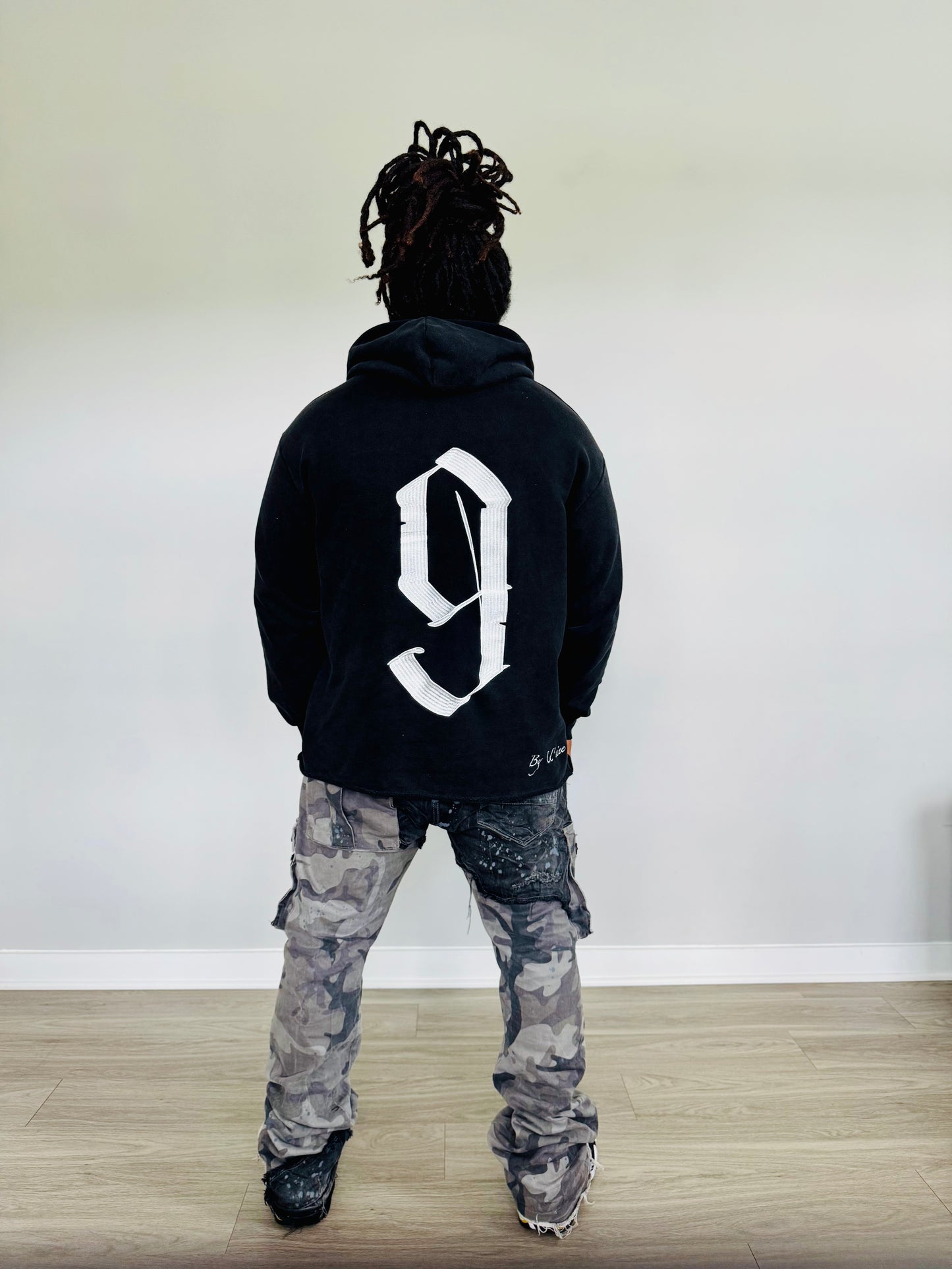 Kar’Davei Cropped Hoodie Black/White