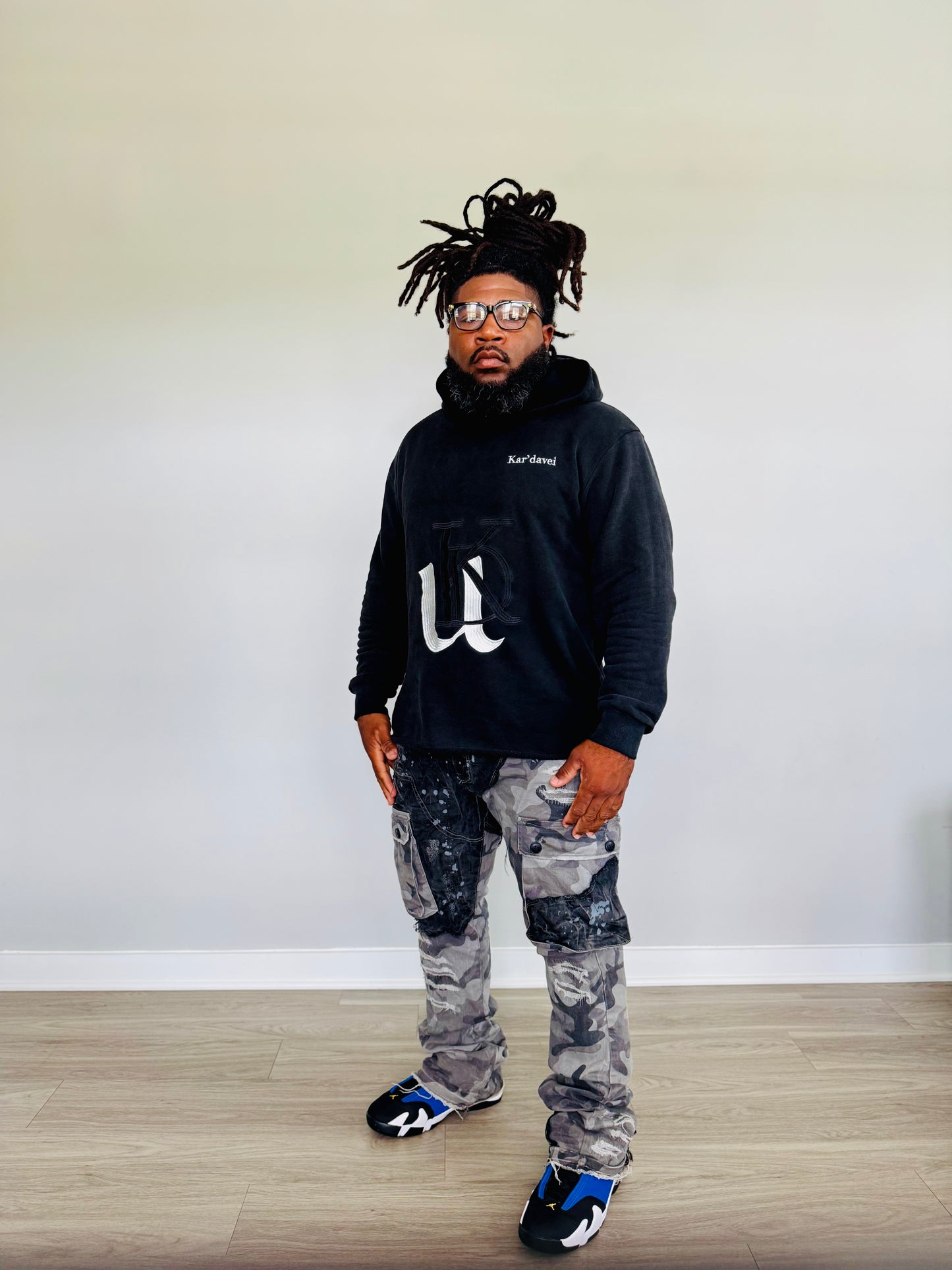 Kar’Davei Cropped Hoodie Black/White
