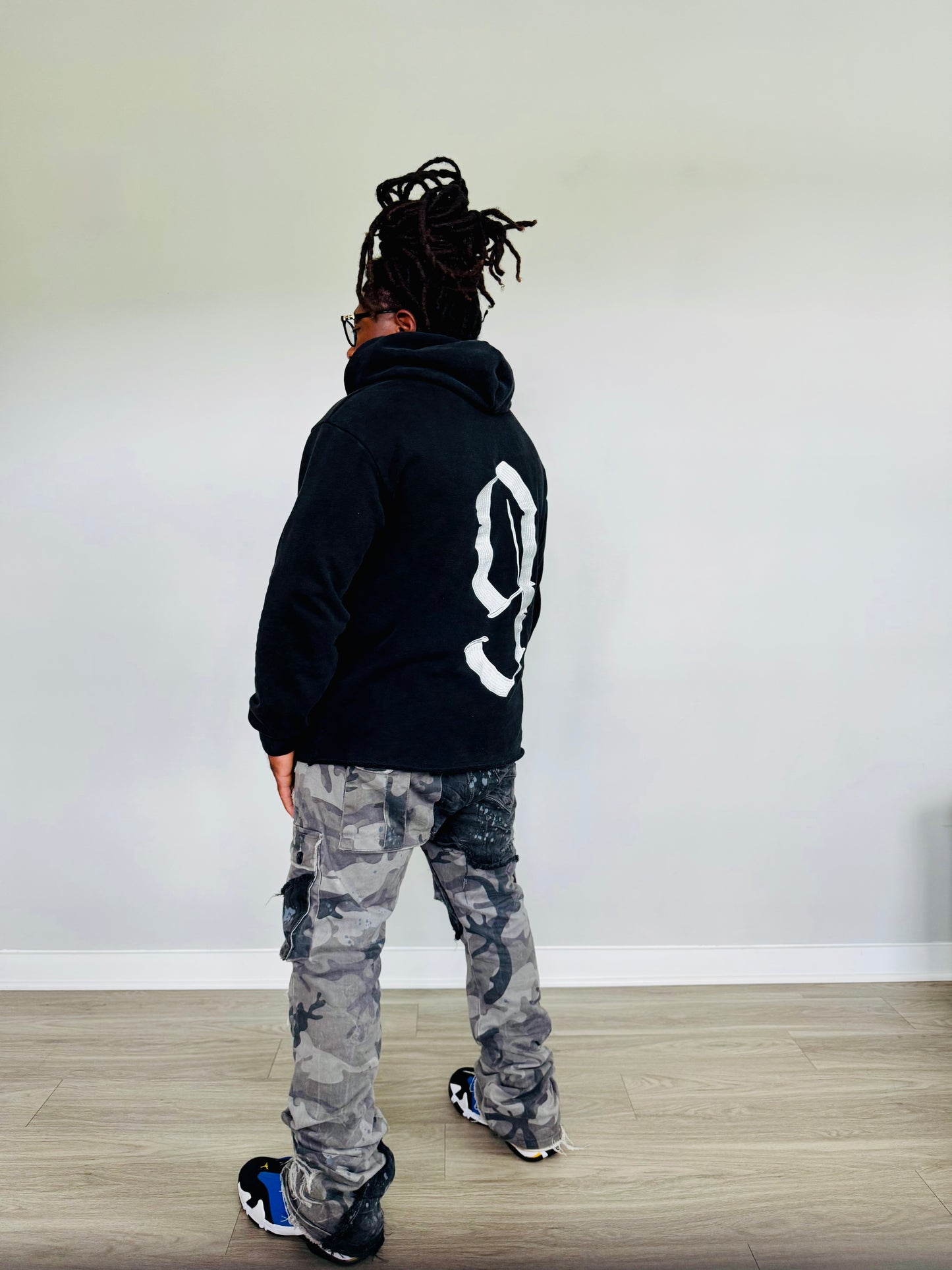 Kar’Davei Cropped Hoodie Black/White